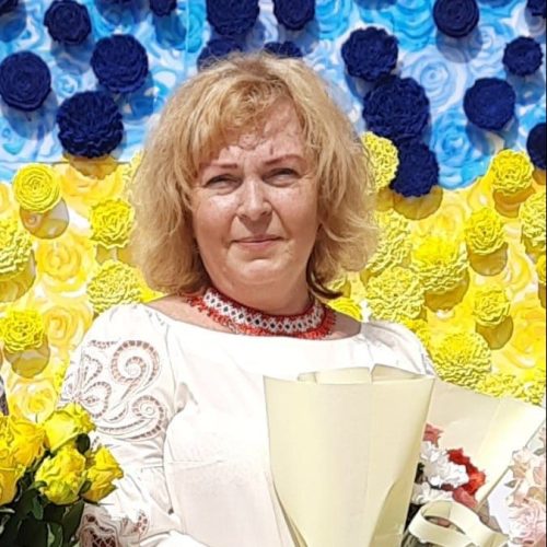 4 фото вчителів, ПІБ та посада кожного _ №3 Масник Надія Іванівна вчитель математики - Veronika Senko